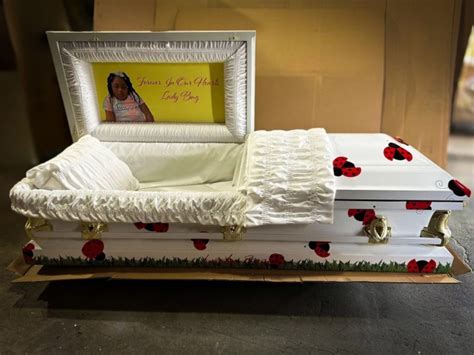 dutch lady designs casket.